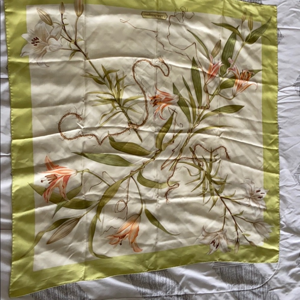 SALVATORE FERRAGAMO DESIGNER SILK SCARF